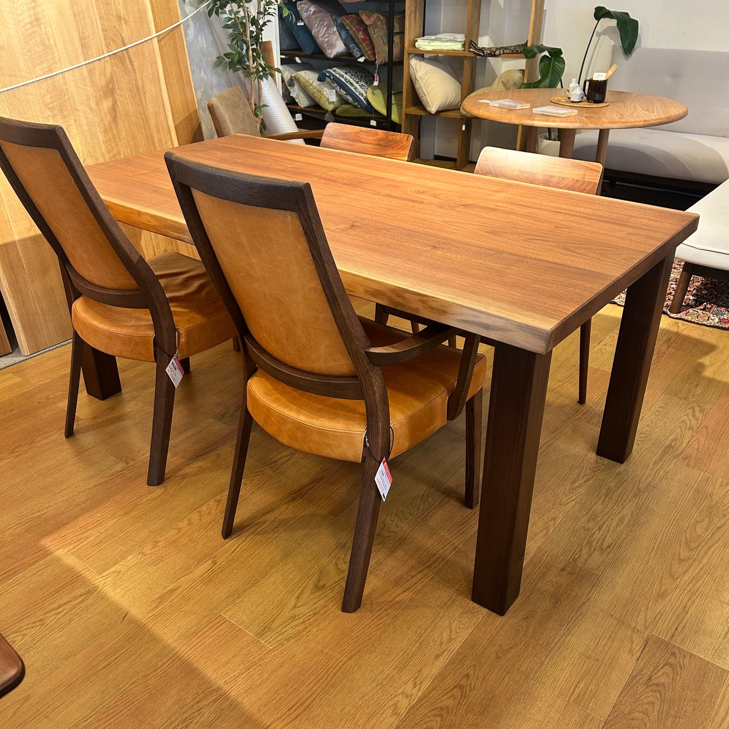 【湘南T-SITE店展示】ブラックウォルナットハギテーブルW1600