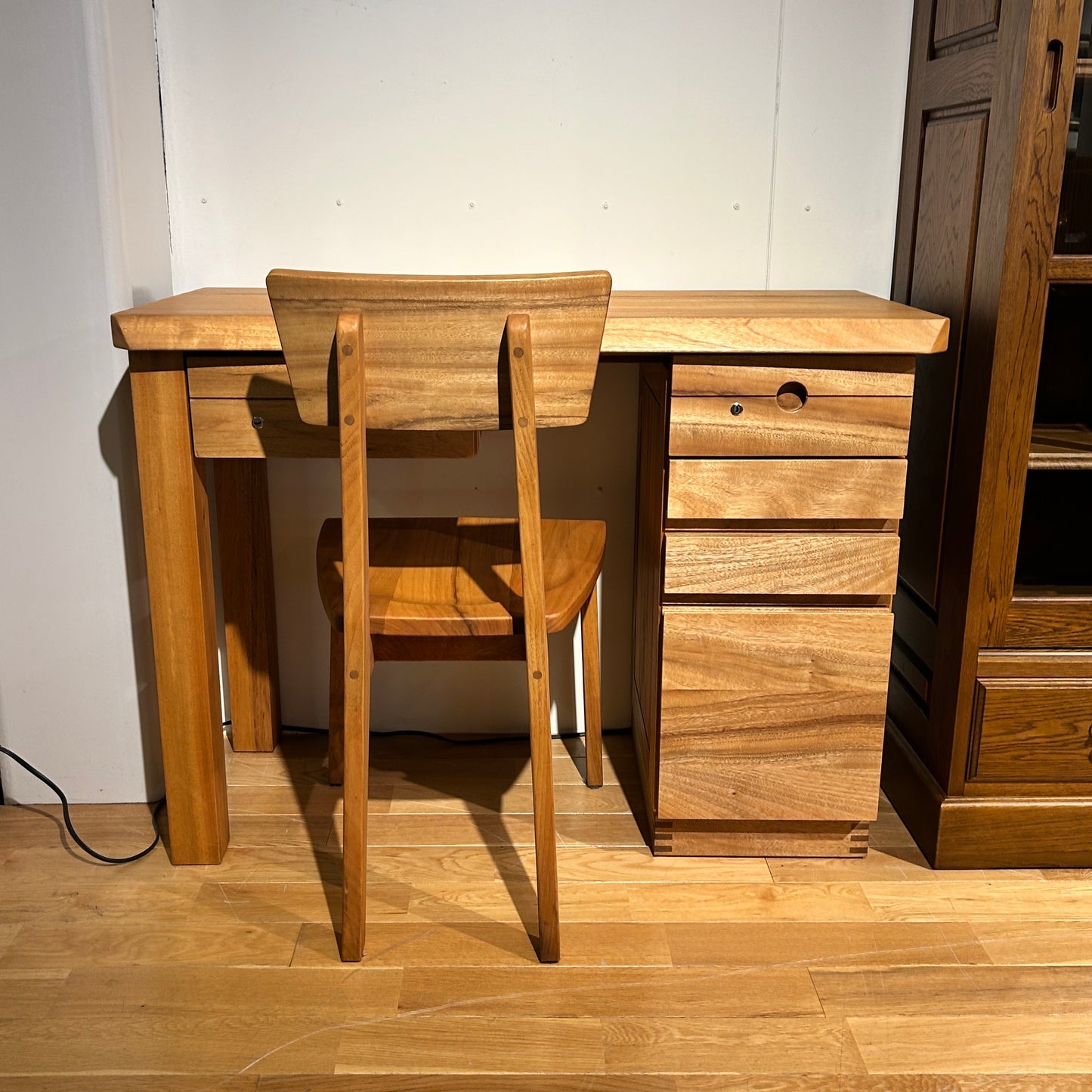 【本店展示】楠材チェア