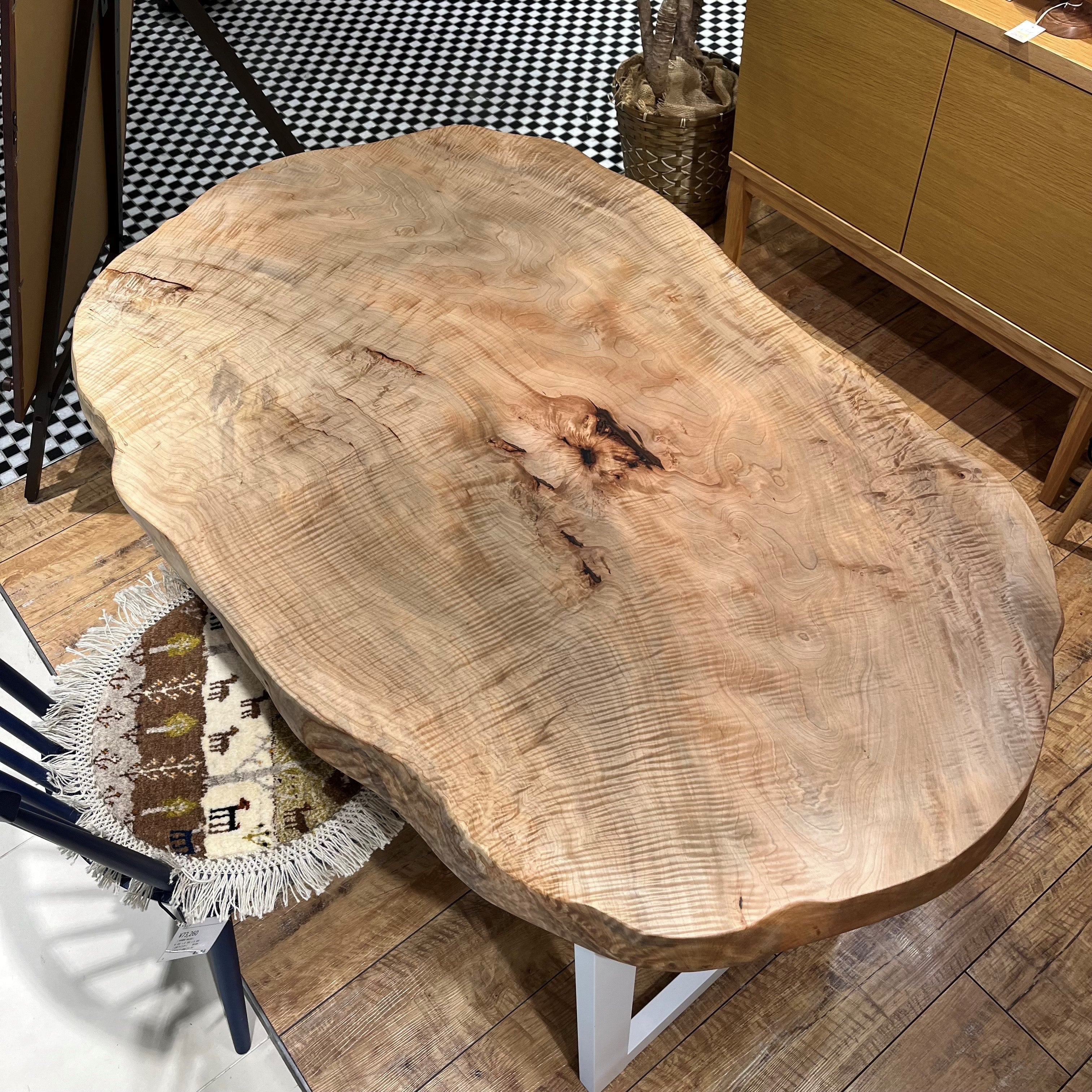 バール杢 ポプラ 一枚板 無垢材 瘤杢 チギリ ダイニングテーブル 葉山ガーデン バール杢 ポプラ 一枚板 無垢材 瘤杢 チギリ ダイニングテーブル